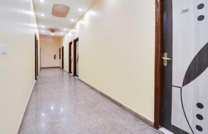 Hotel O Jas Inn Near Star Mall Gurgaon Exterior foto